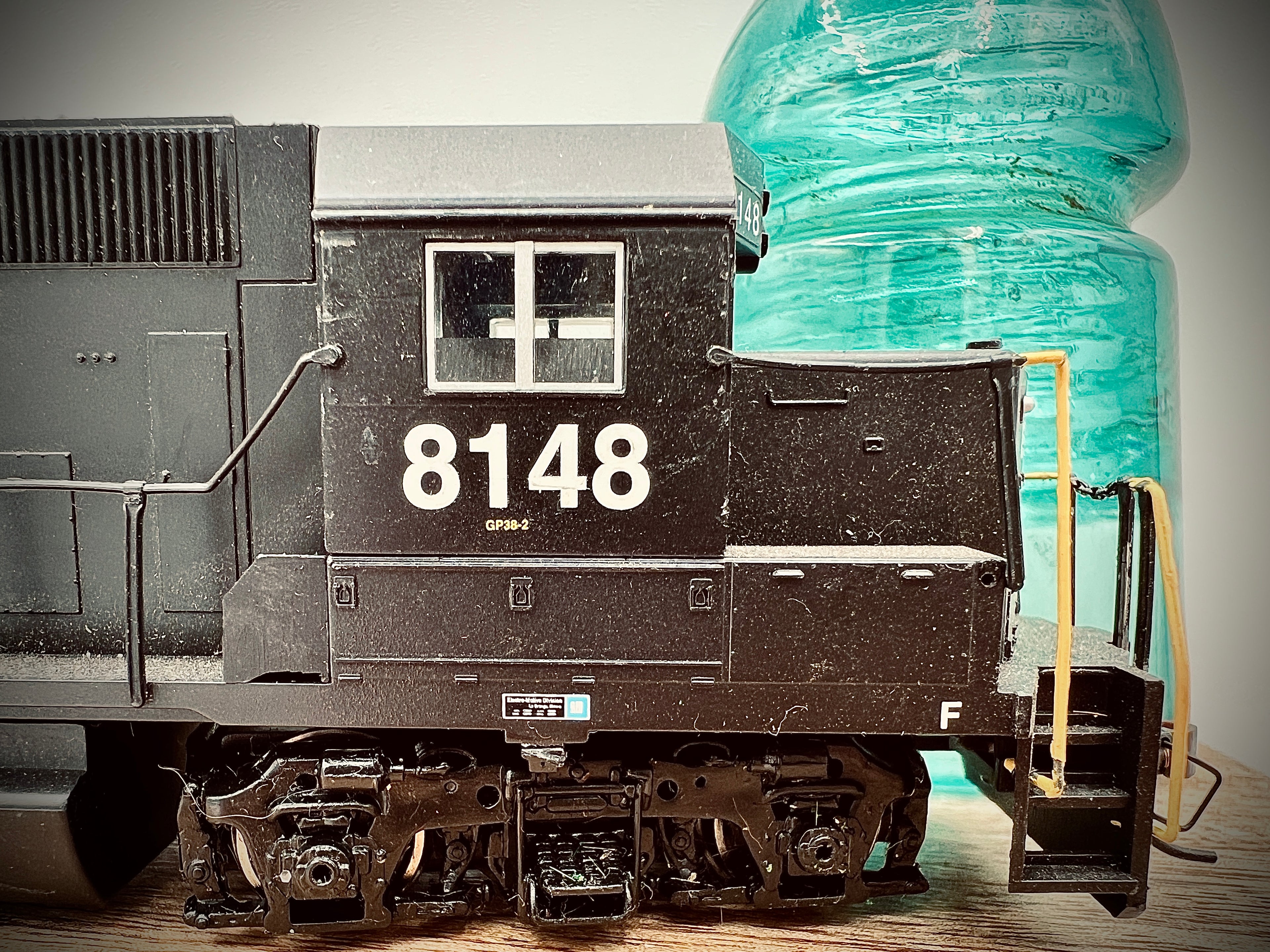 Bachmann Penn Central Locomotive #8148