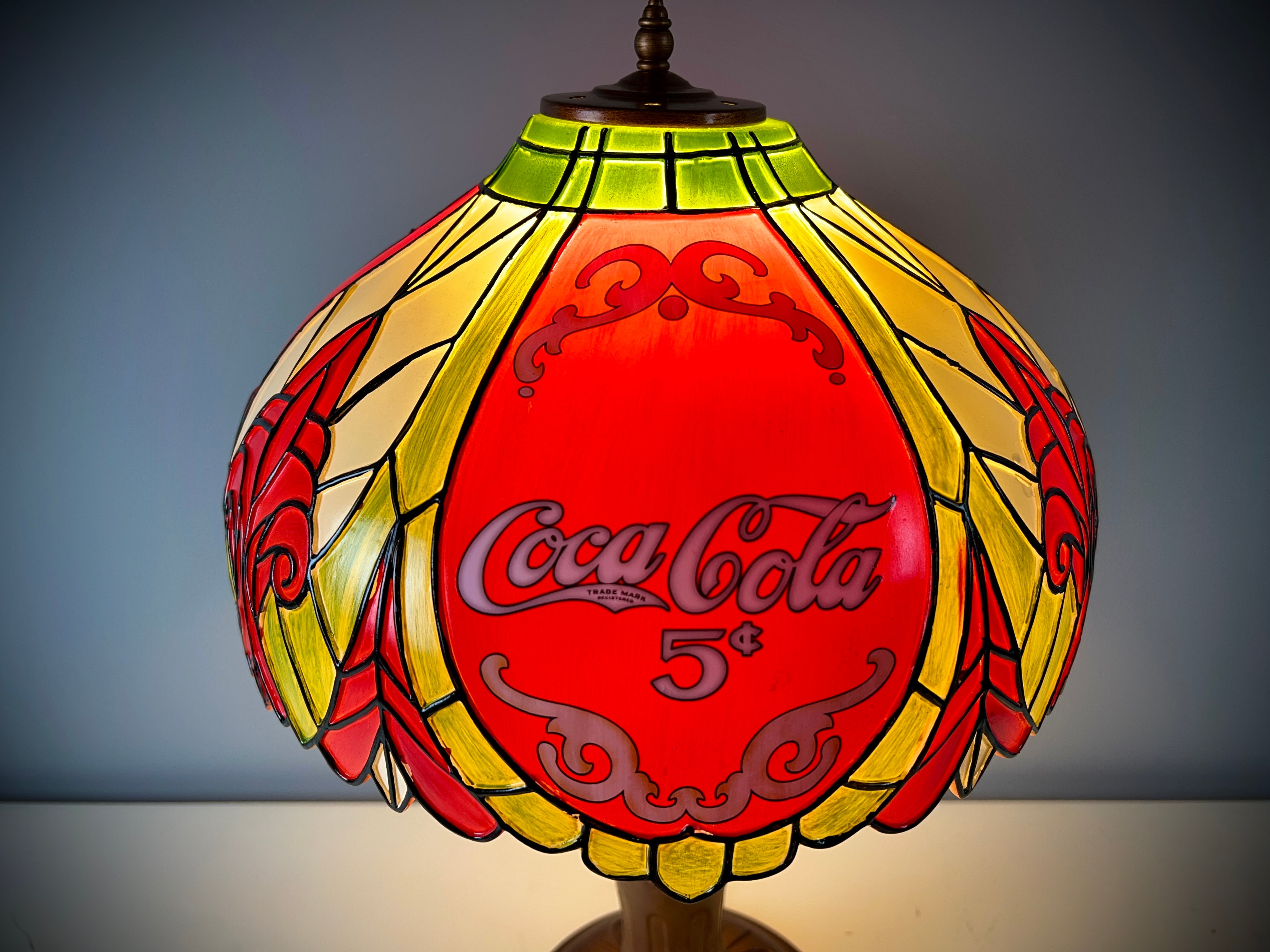 Bradford Exchange 2018 Limited Edition Coca-Cola Lamp
