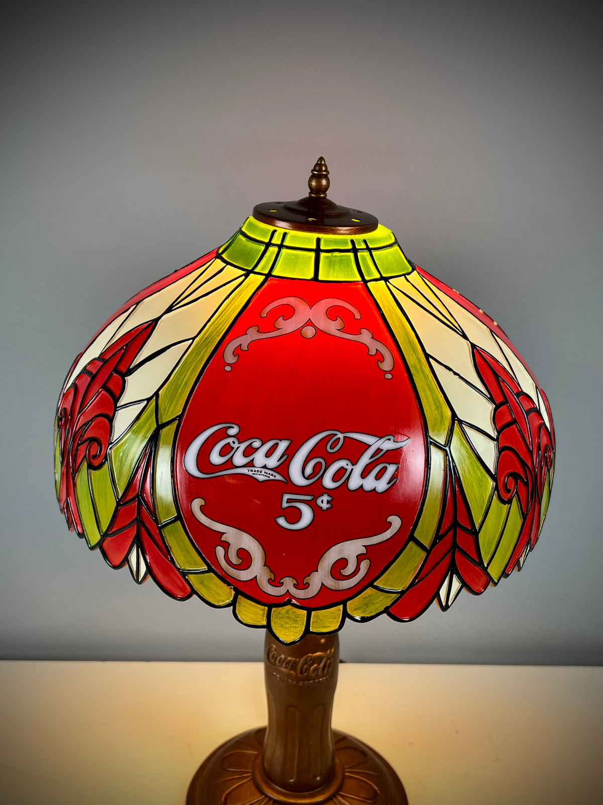 Bradford Exchange 2018 Limited Edition Coca-Cola Lamp