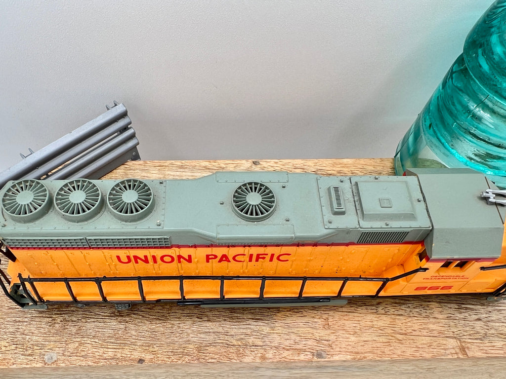 Collection of 6 Ho Model Locomotives and Train Cars