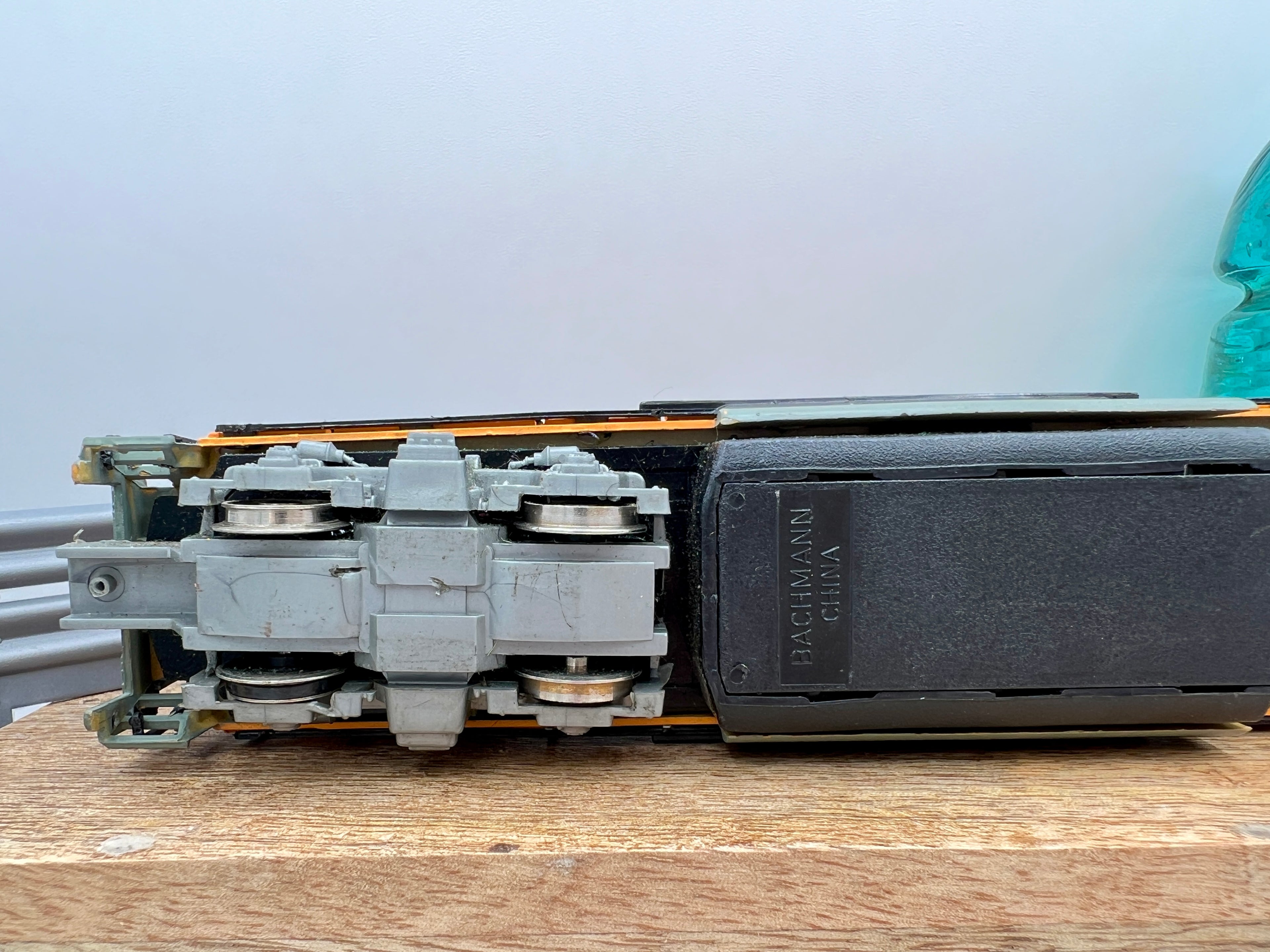 Collection of 6 Ho Model Locomotives and Train Cars