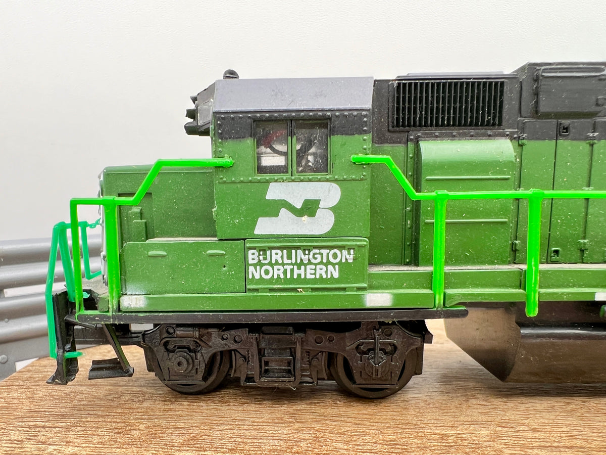 Collection of 6 Ho Model Locomotives and Train Cars