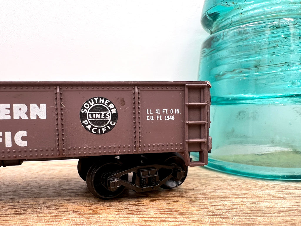 Collection of 6 Ho Model Locomotives and Train Cars