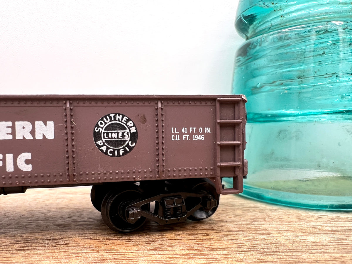 Collection of 6 Ho Model Locomotives and Train Cars