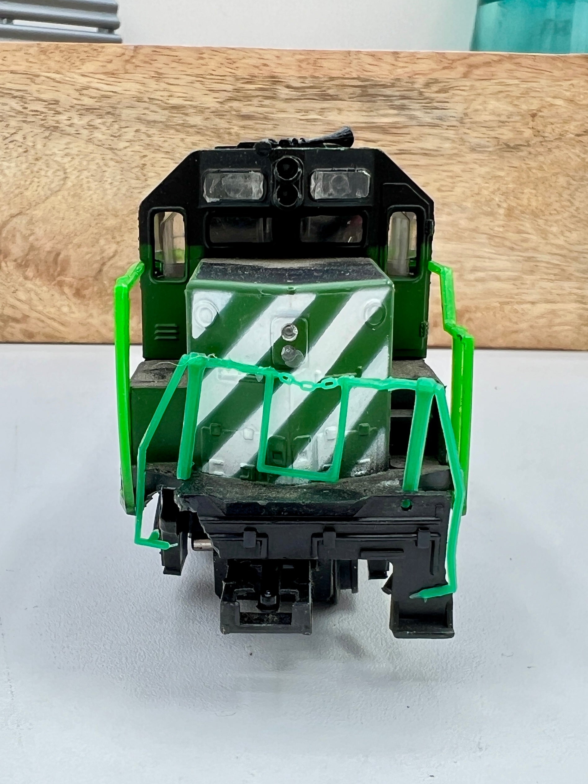 Collection of 6 Ho Model Locomotives and Train Cars