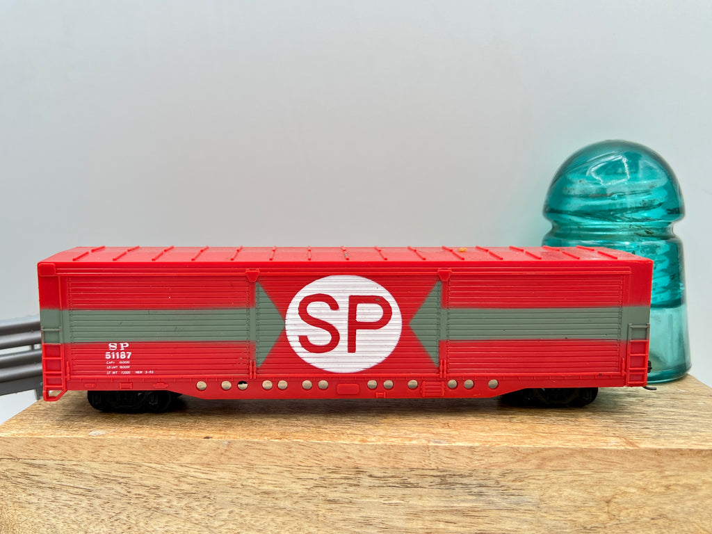 Collection of 6 Ho Model Locomotives and Train Cars
