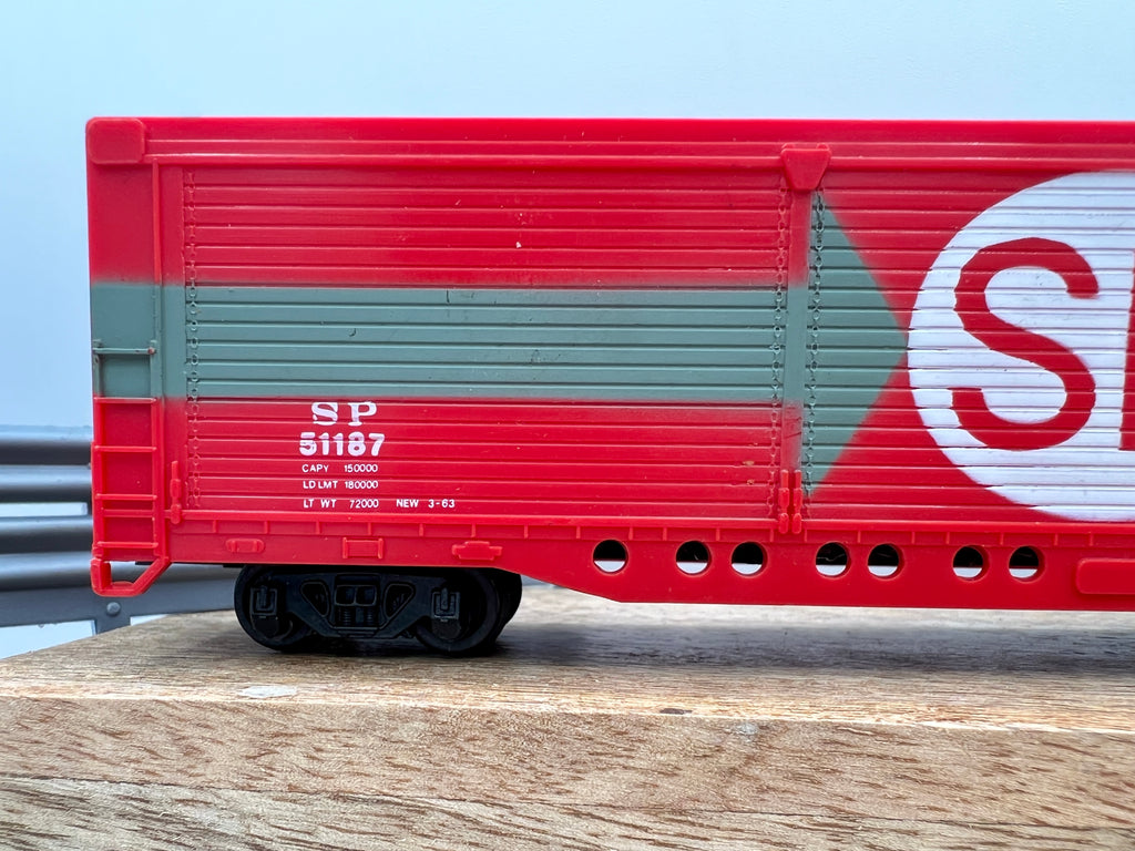Collection of 6 Ho Model Locomotives and Train Cars