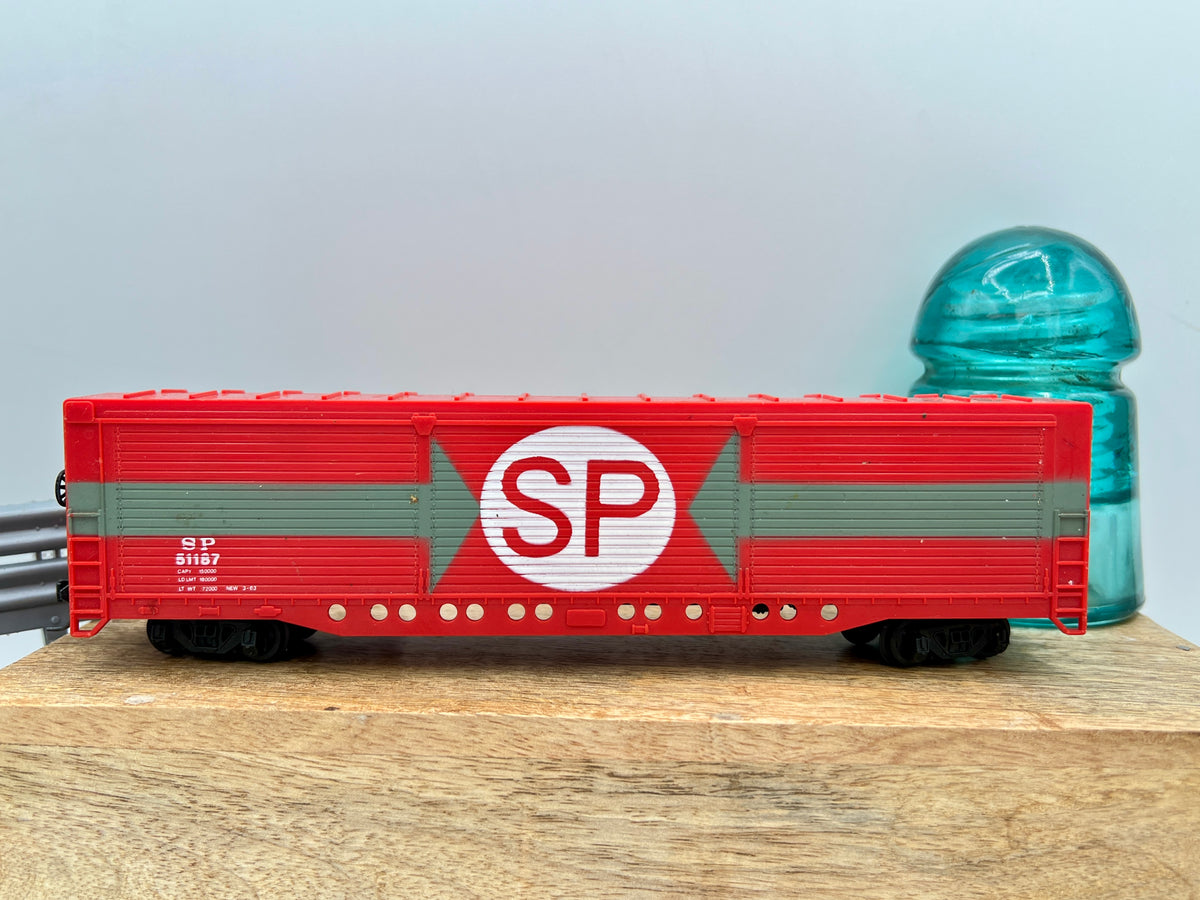 Collection of 6 Ho Model Locomotives and Train Cars