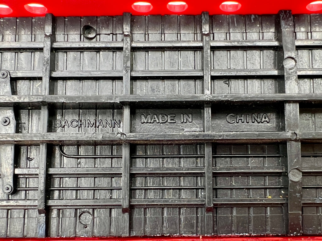 Collection of 6 Ho Model Locomotives and Train Cars