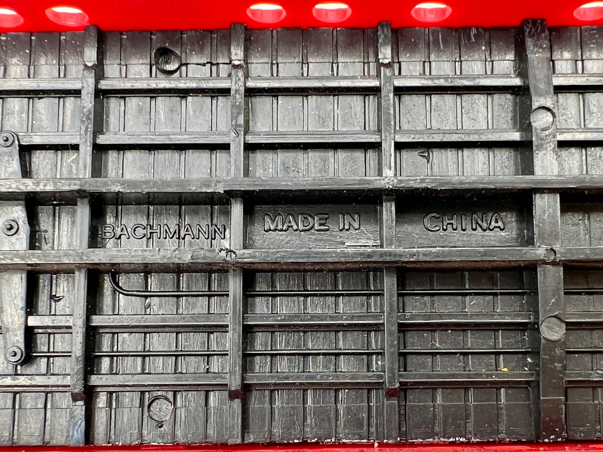 Collection of 6 Ho Model Locomotives and Train Cars