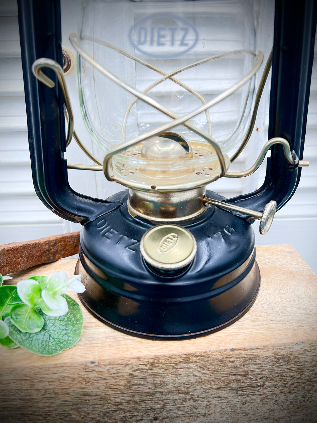 Dietz 76 Blank Lantern with Gold Trim
