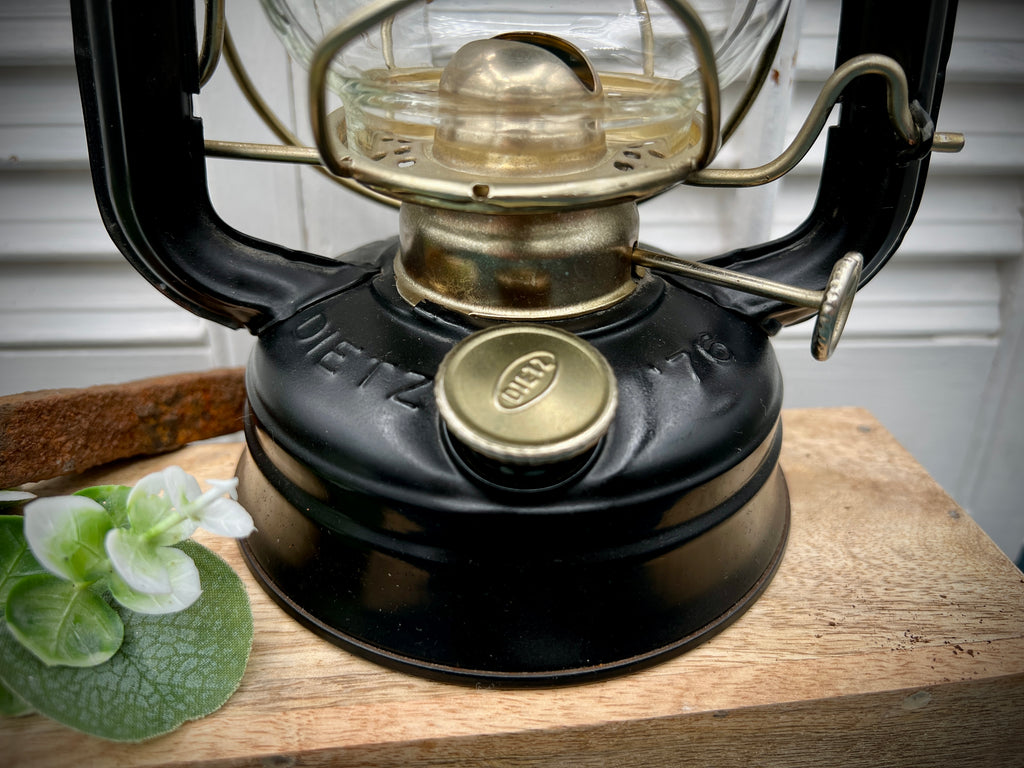 Dietz 76 Blank Lantern with Gold Trim
