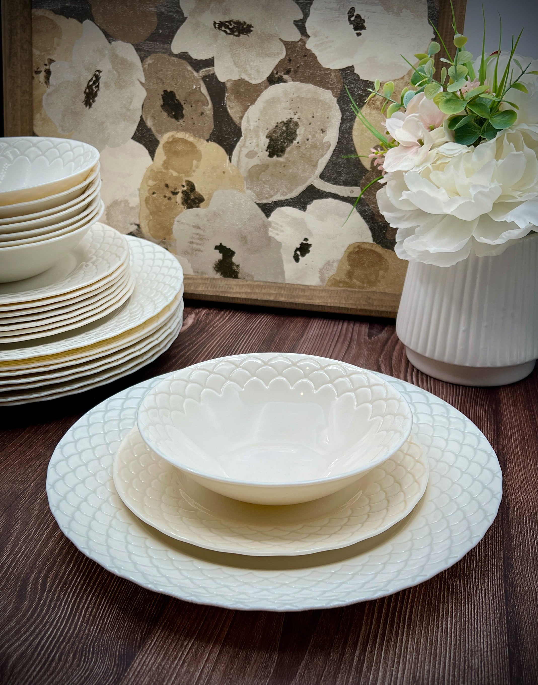 Elegant 24 Piece Arcopal Romane Dinnerware Set - Scalloped Opal Ivory Design