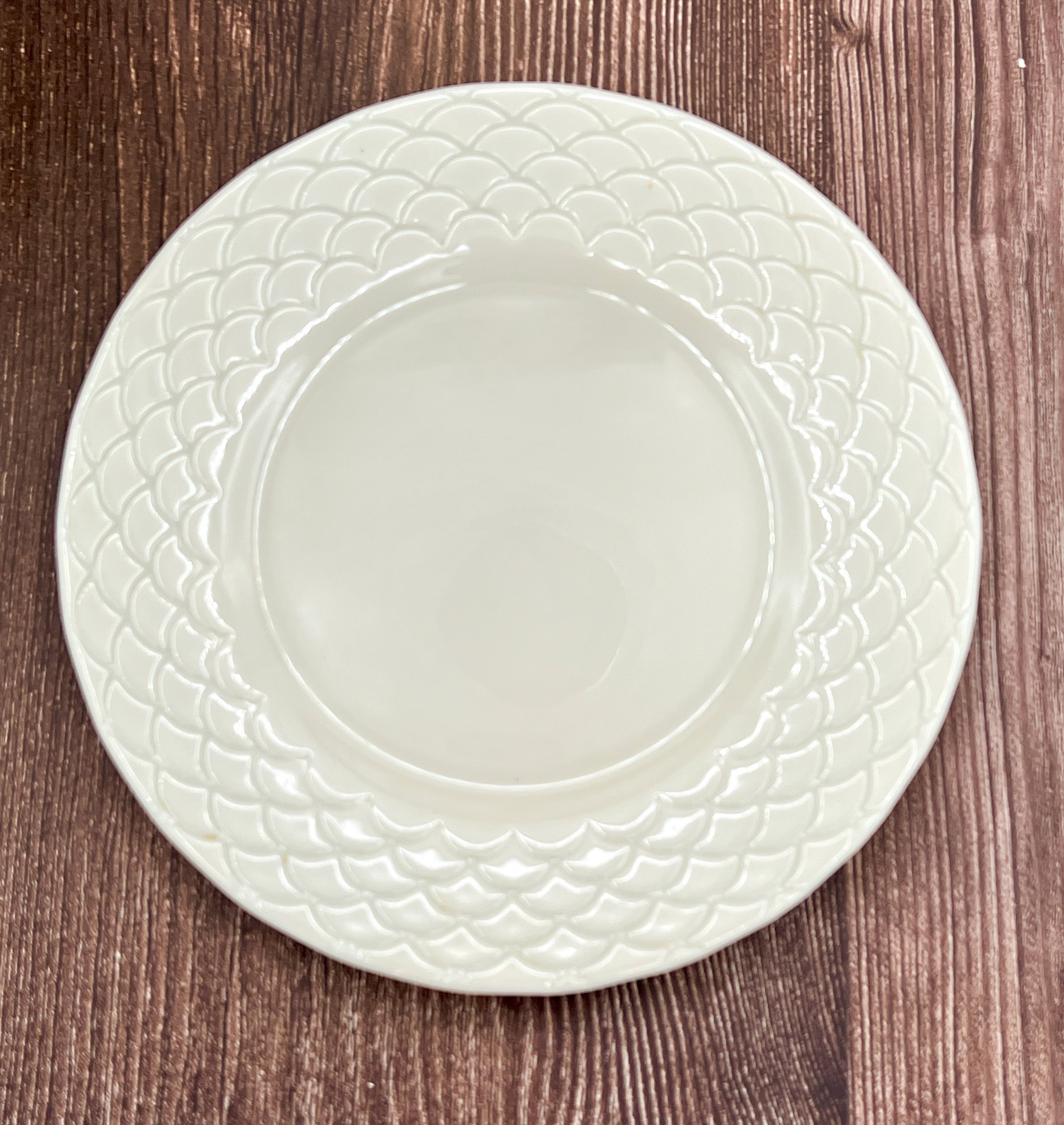 Elegant 24 Piece Arcopal Romane Dinnerware Set - Scalloped Opal Ivory Design