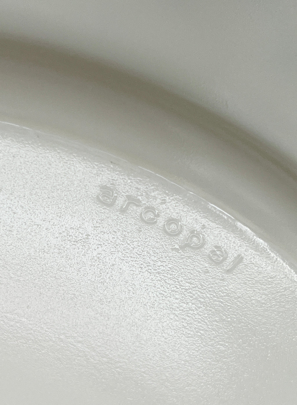 Elegant 24 Piece Arcopal Romane Dinnerware Set - Scalloped Opal Ivory Design