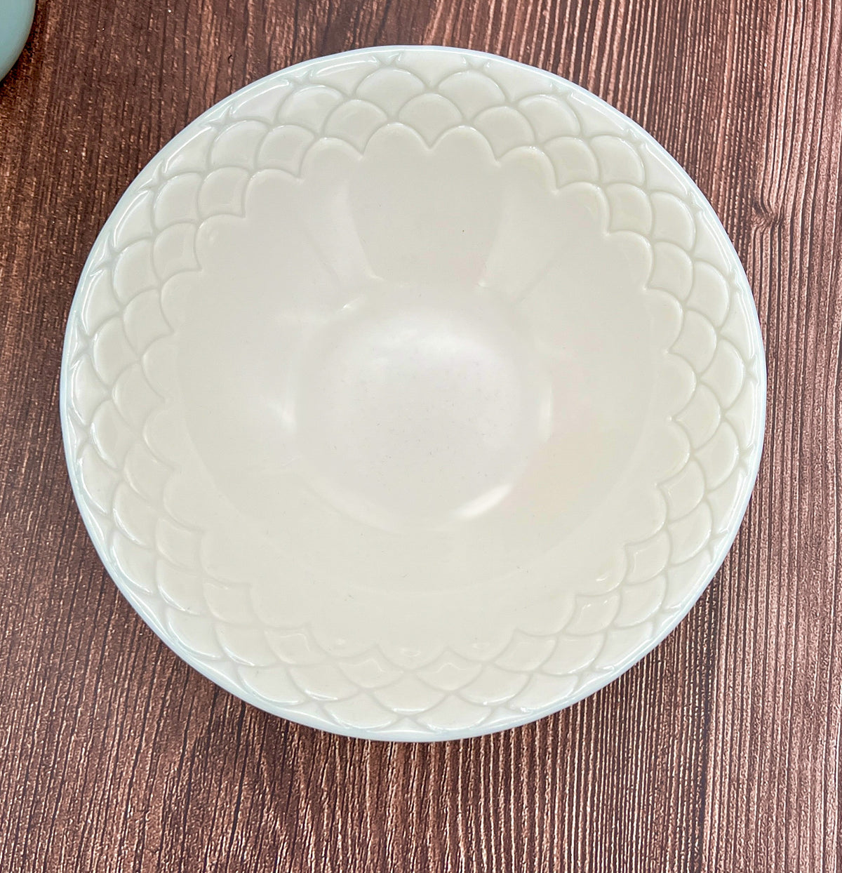 Elegant 24 Piece Arcopal Romane Dinnerware Set - Scalloped Opal Ivory Design