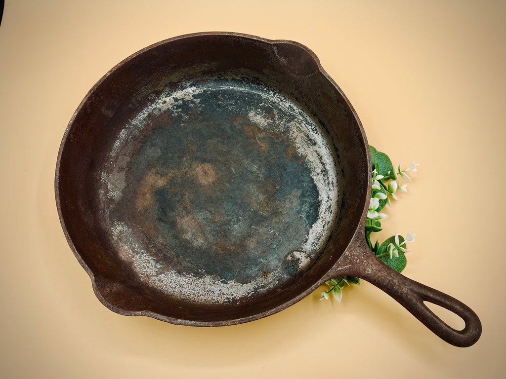 Griswold #8 Double Pour Cast Iron Skillet