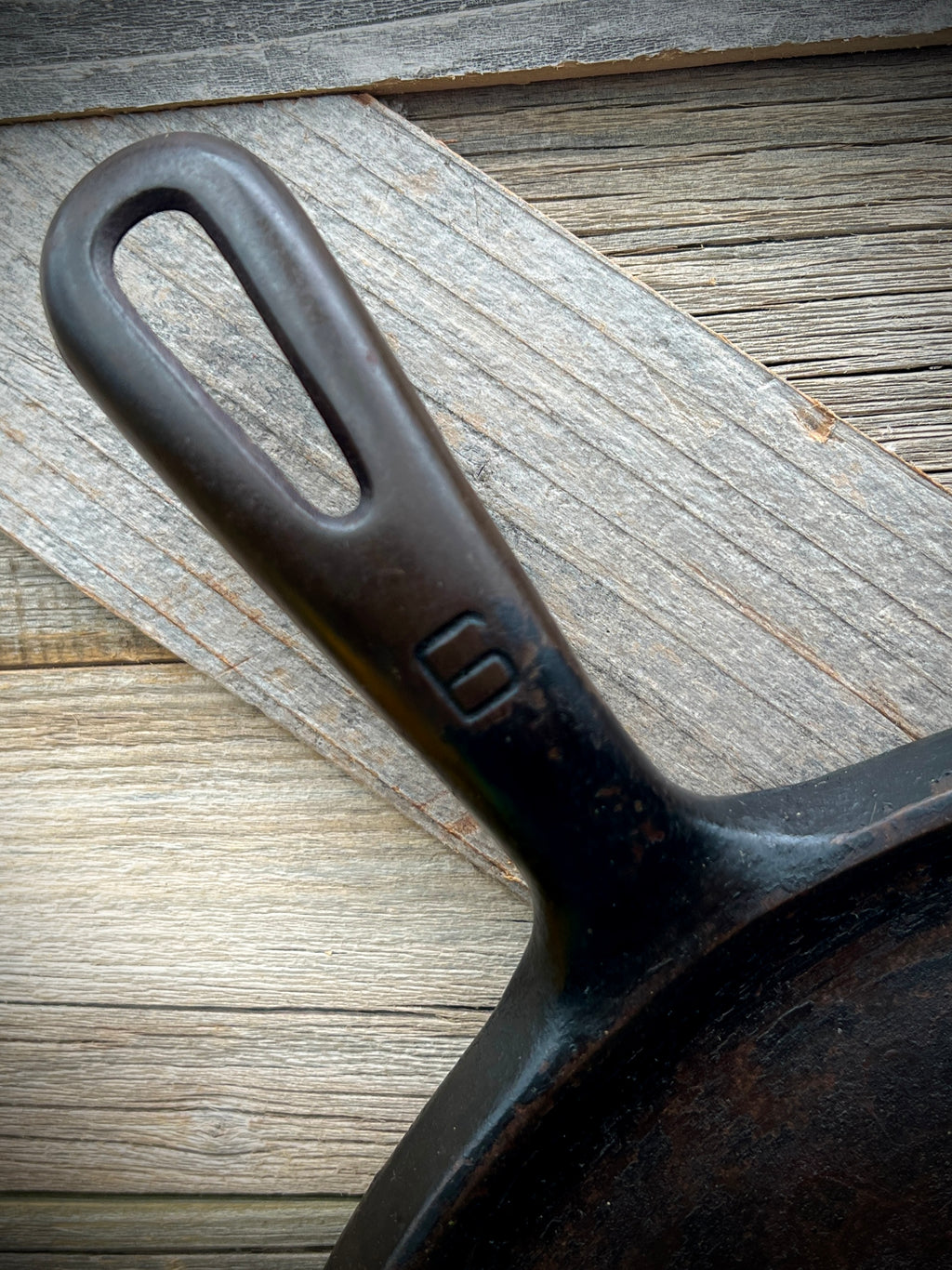 Griswold No. 9 Handle Griddle 609 H - Antique Cast Iron Cookware - Collectible Kitchenware