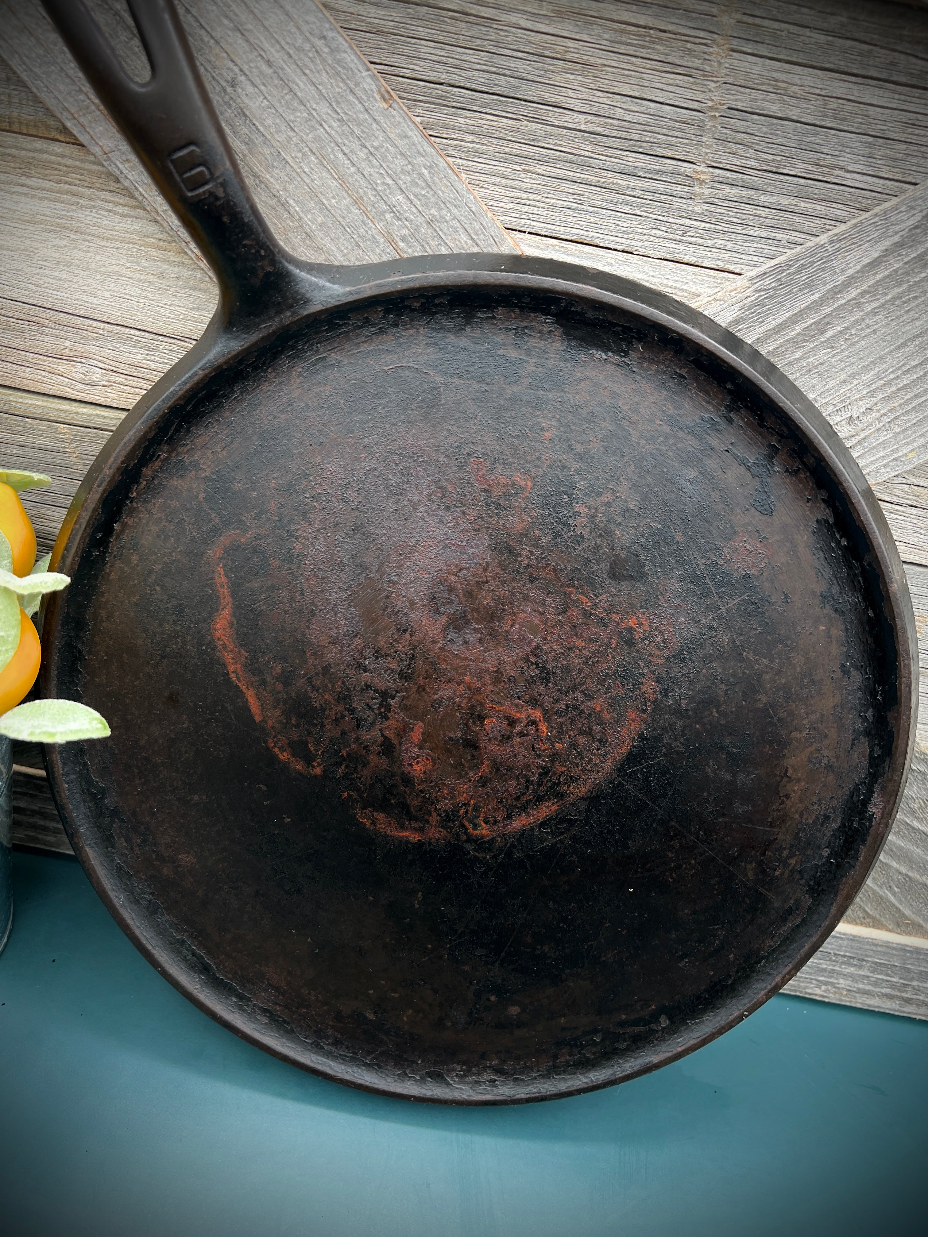 Griswold No. 9 Handle Griddle 609 H - Antique Cast Iron Cookware - Collectible Kitchenware