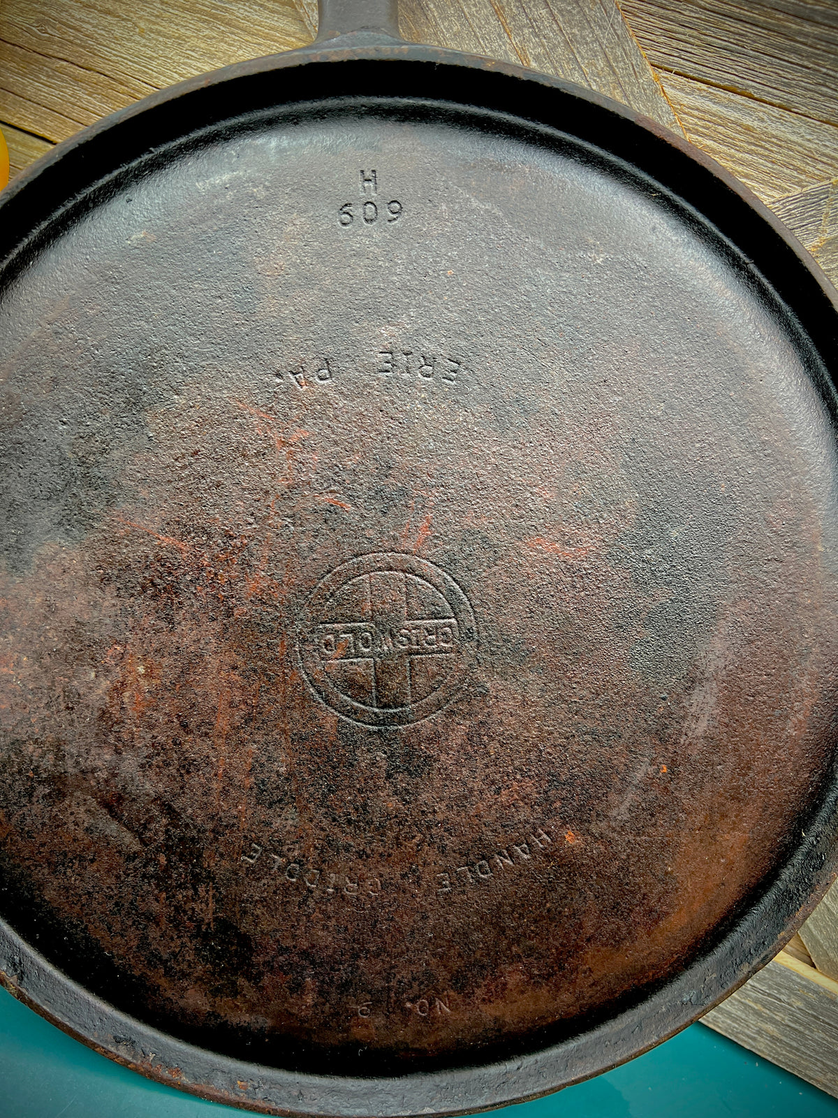 Griswold No. 9 Handle Griddle 609 H - Antique Cast Iron Cookware - Collectible Kitchenware