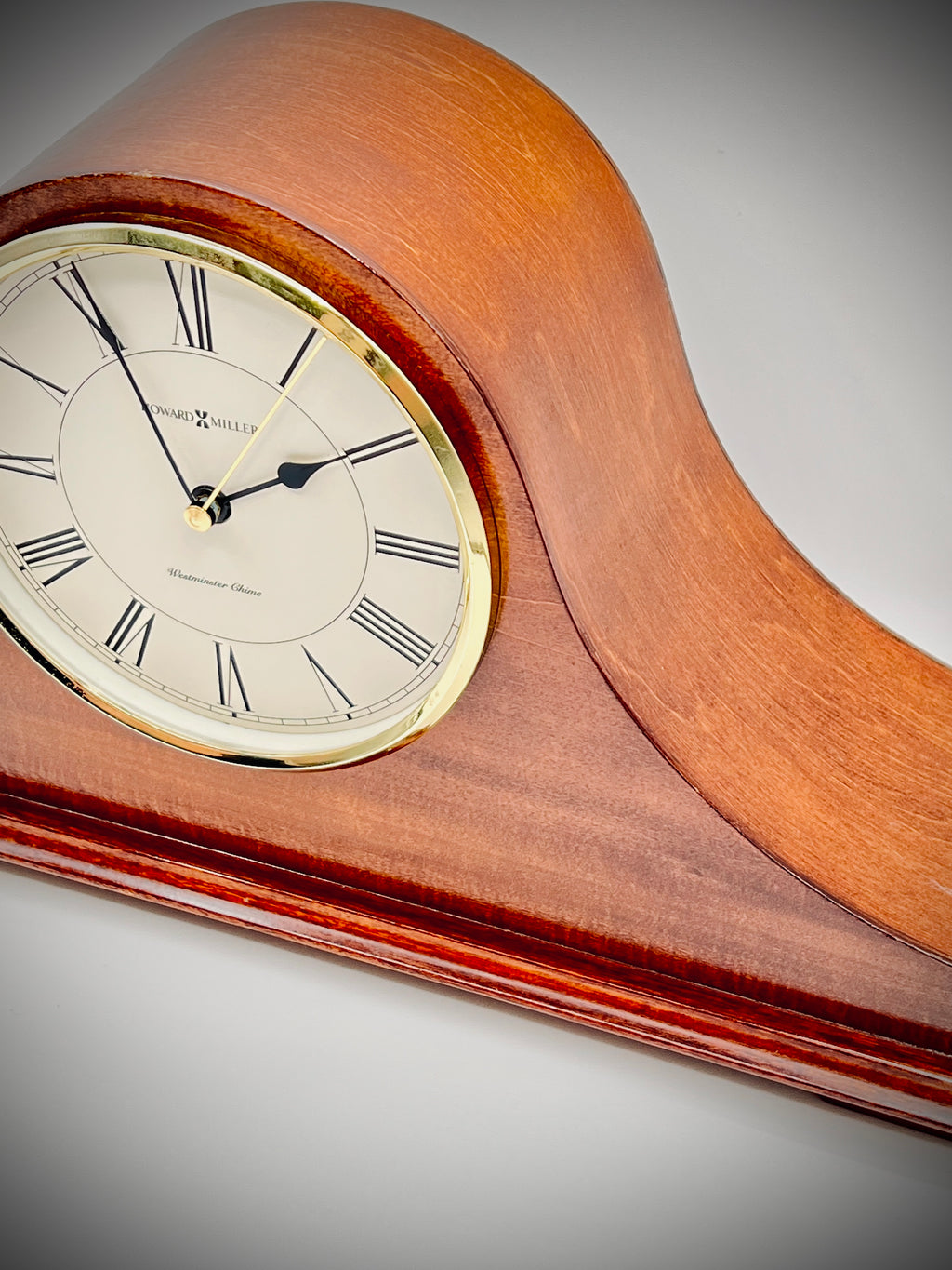 Howard Miller mantle clock w/ Westminster Chime