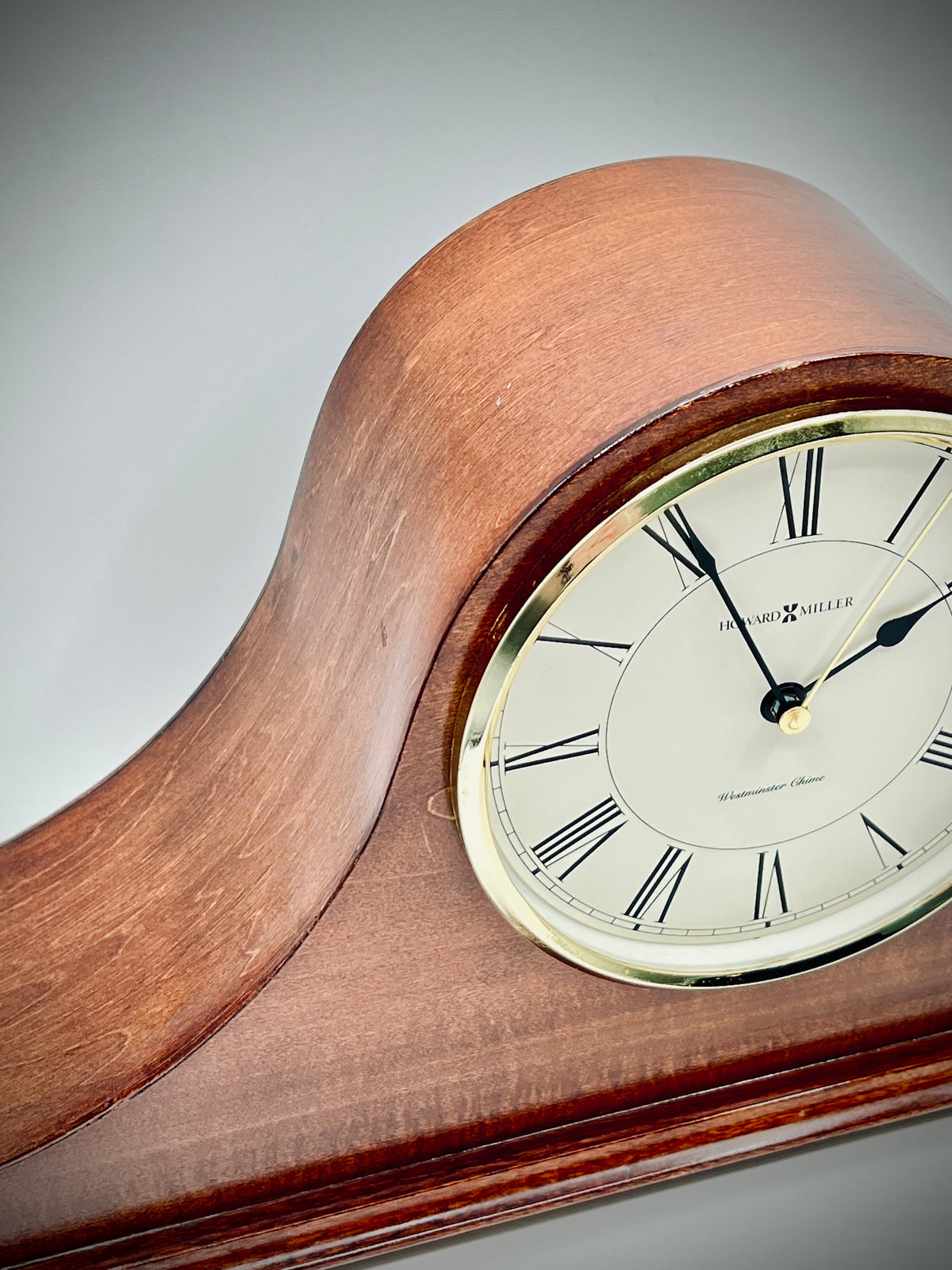 Howard Miller mantle clock w/ Westminster Chime