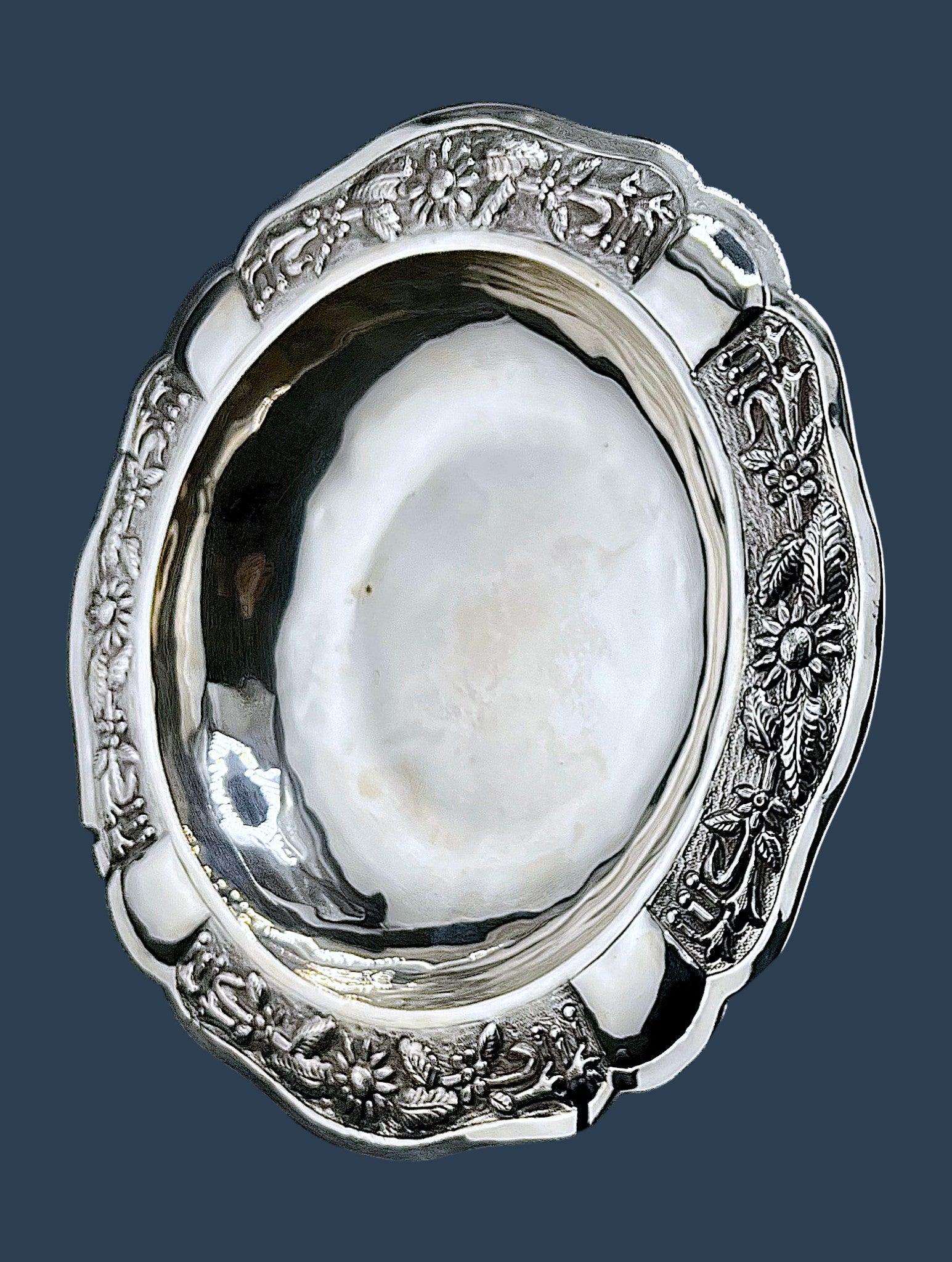 Maciel Mexican Sterling Silver Floral Repoussé Scalloped Bowl
