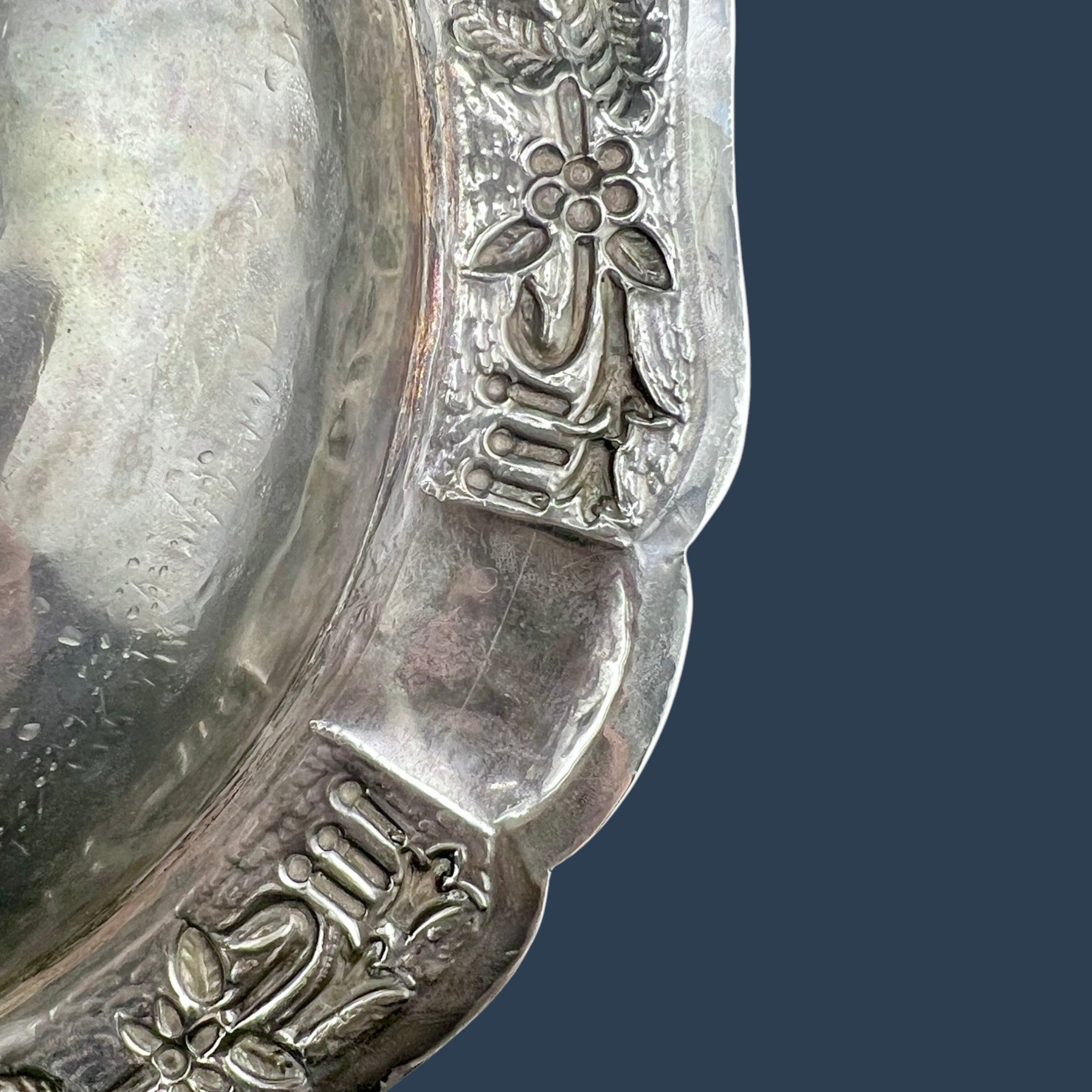 Maciel Mexican Sterling Silver Floral Repoussé Scalloped Bowl