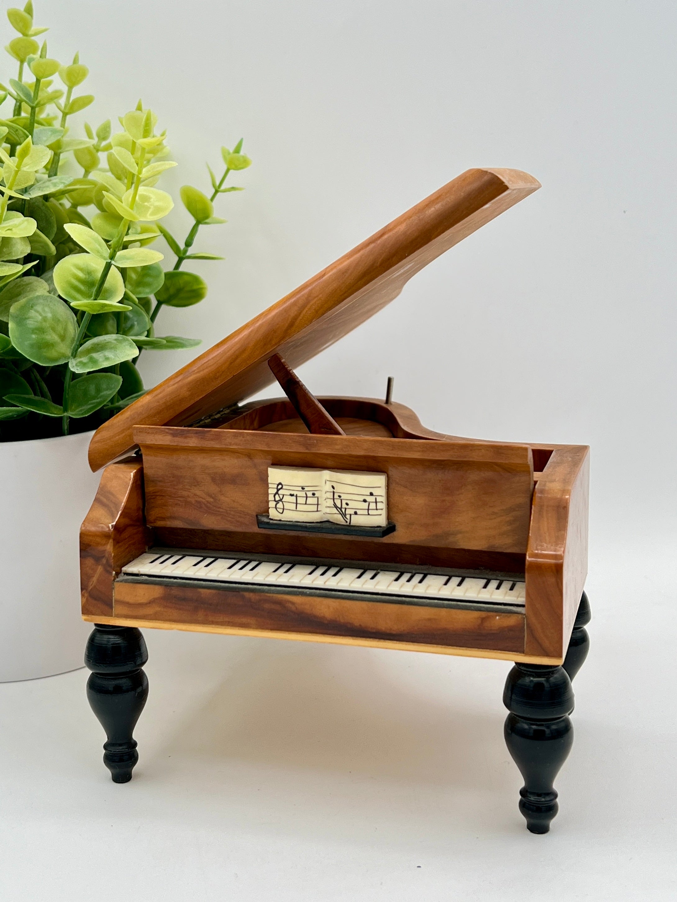 Phantom of the Opera "Music of the Night" 18 Note Grand Piano Music Box