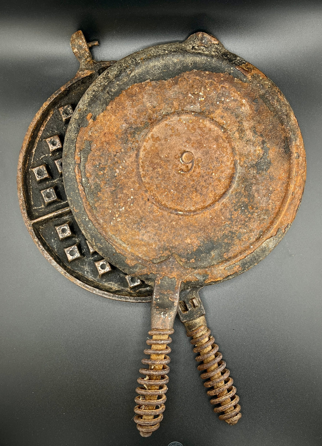 Rare Antique Lodge No.9 Cast Iron Waffle Iron