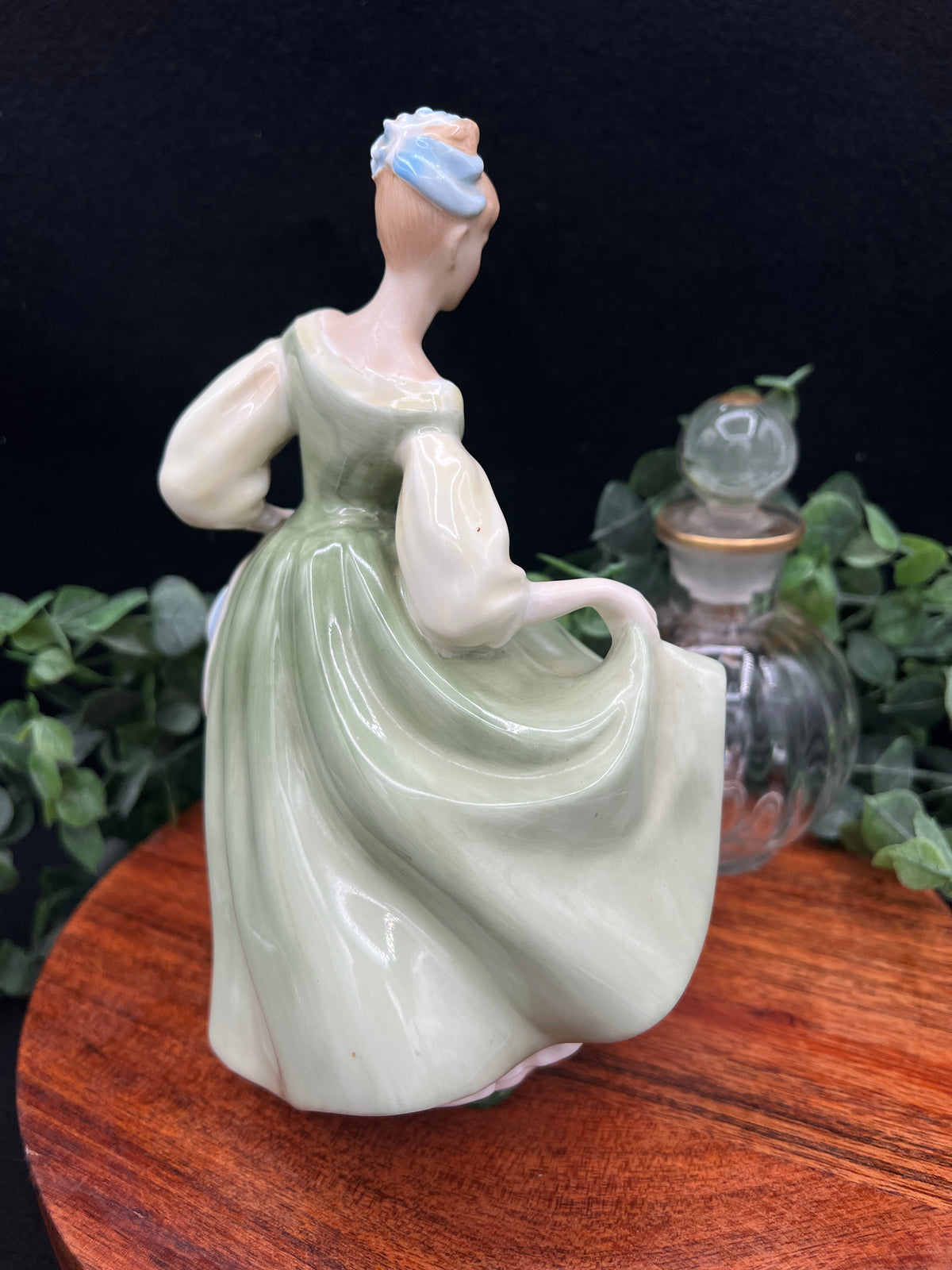 Royal Doulton Vintage “Fair Lady” Figurine HN 2193, 1962