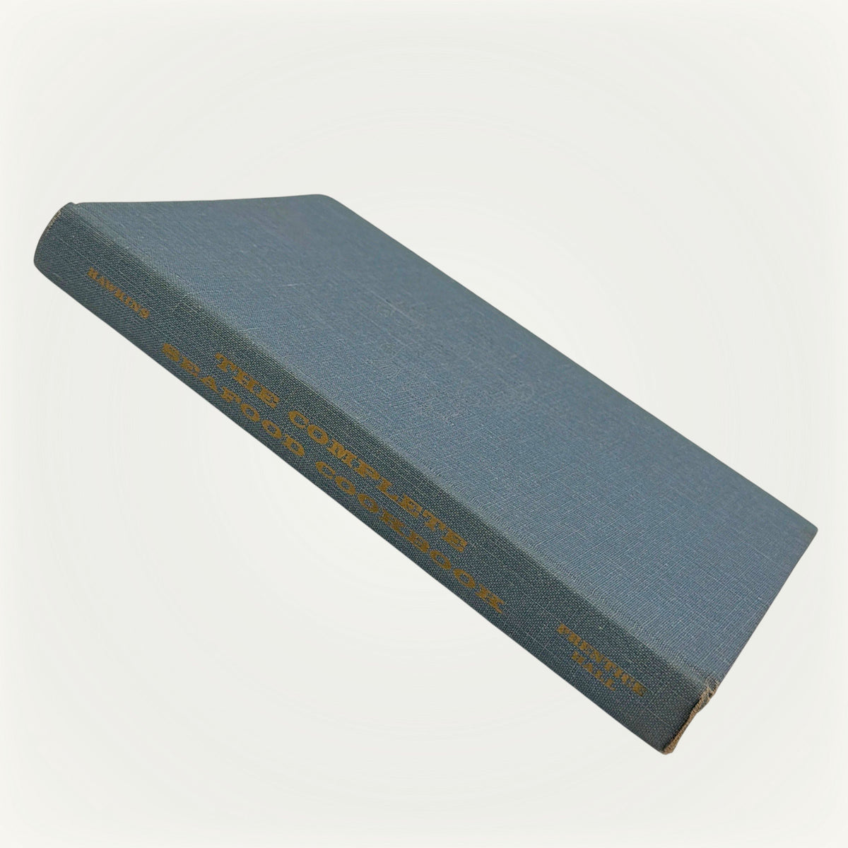 Vintage 1970 hardcover edition of The Complete Seafood Cookbook by Arthur Hawkins with retro dust jacket - Photo 2