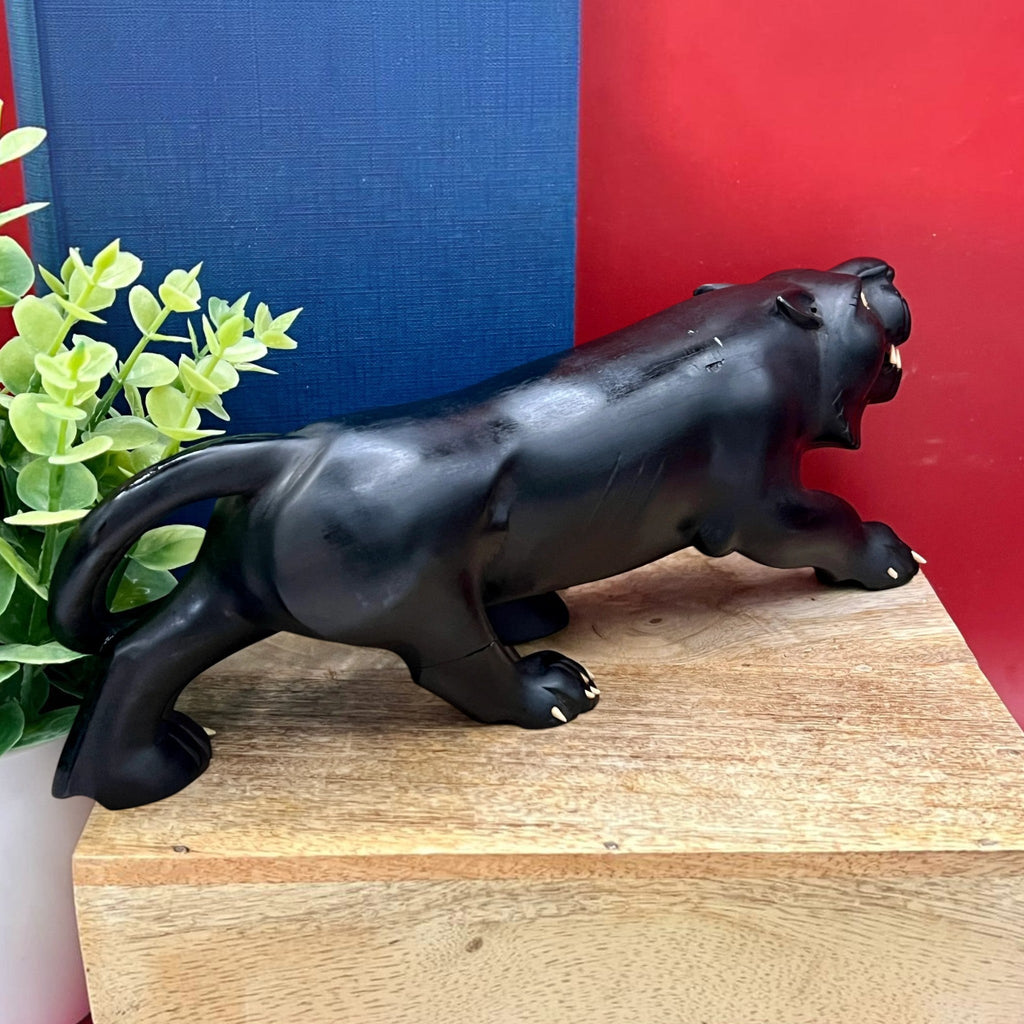 A vintage carved ebony panther sculpture - Photo 3