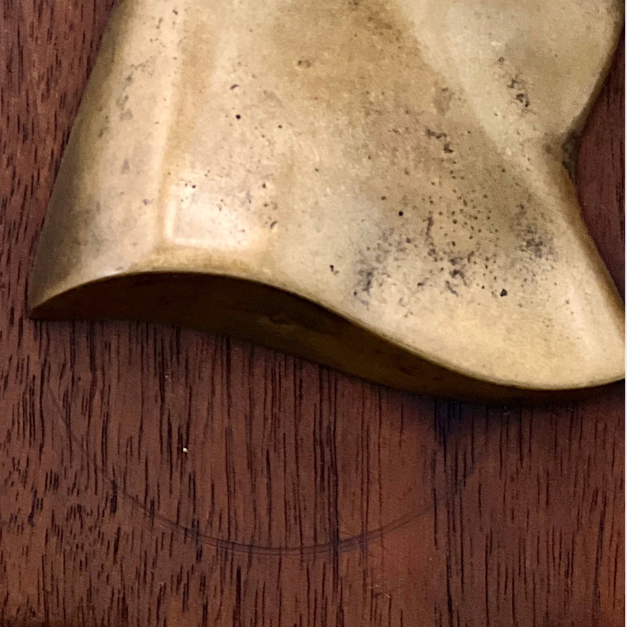 Vintage solid cast bronze Abraham Lincoln right-facing profile portrait plaque on an oval walnut wooden base. - Photo 4