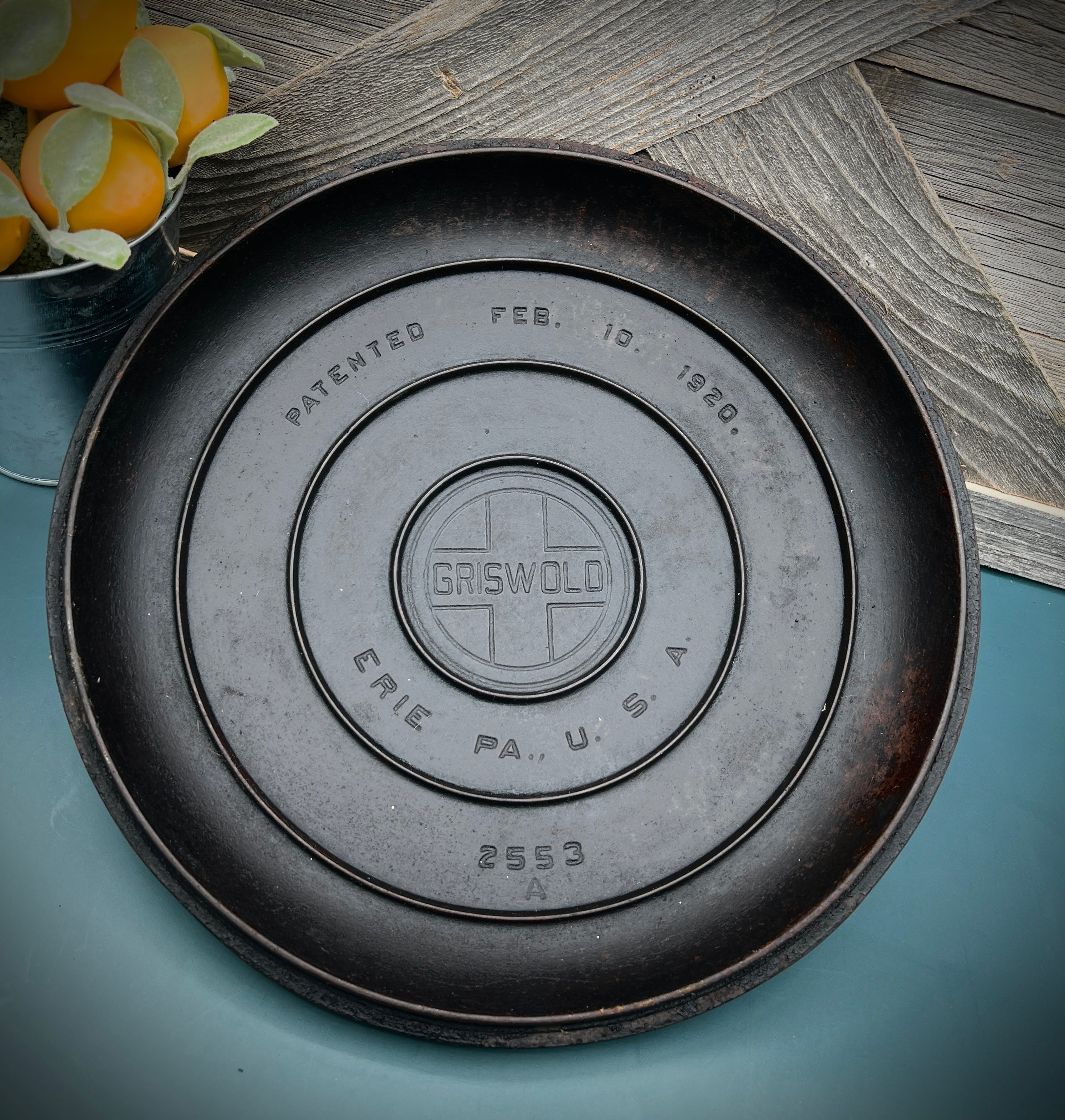 Vintage Griswold Cast Iron Tite-Top 10 Dutch Oven - Antique Cookware Collectible