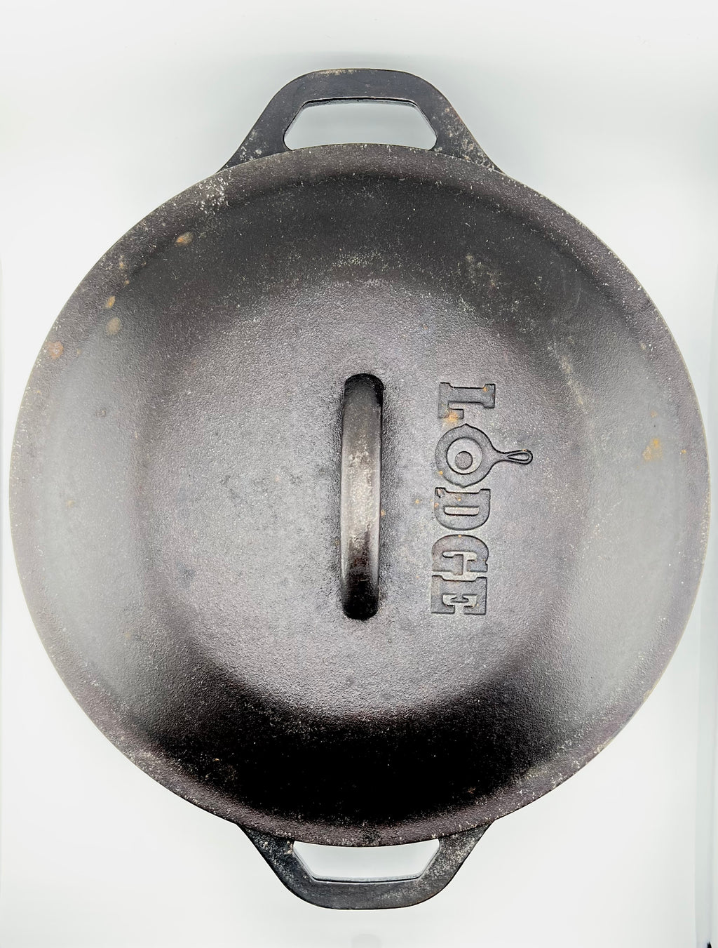 Vintage Lodge Cast Iron Dutch Oven with Self-Basting Lid #8DOL- Sale
