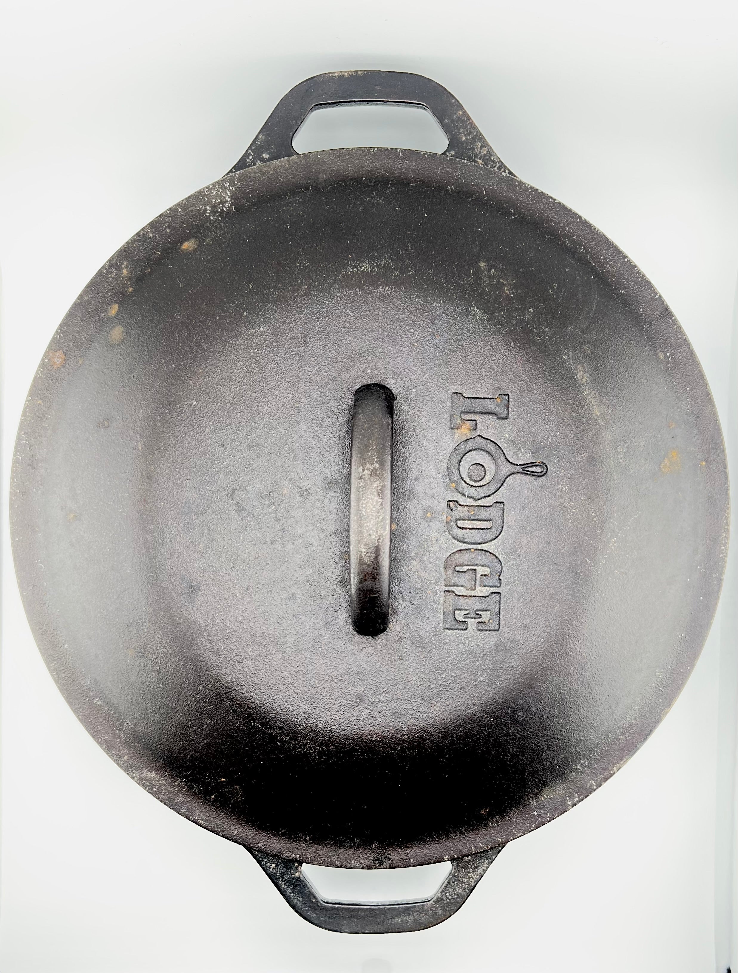 Vintage Lodge Cast Iron Dutch Oven with Self-Basting Lid #8DOL- Sale