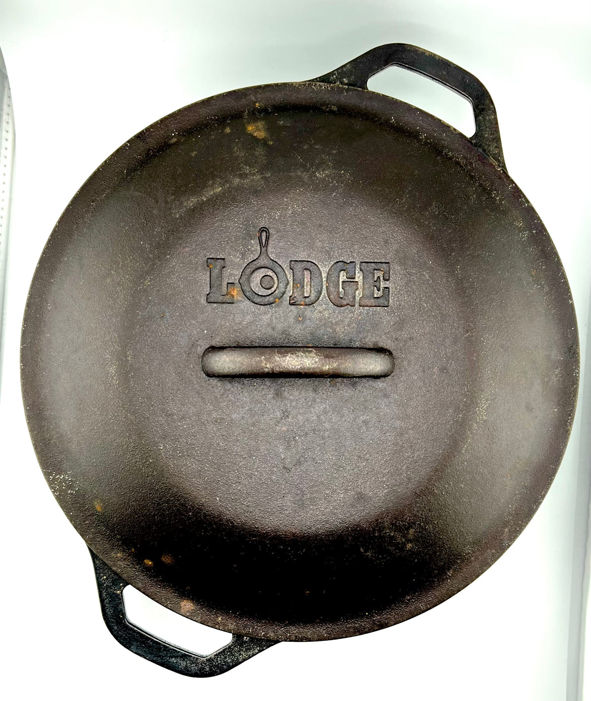 Vintage Lodge Cast Iron Dutch Oven with Self-Basting Lid #8DOL- Sale