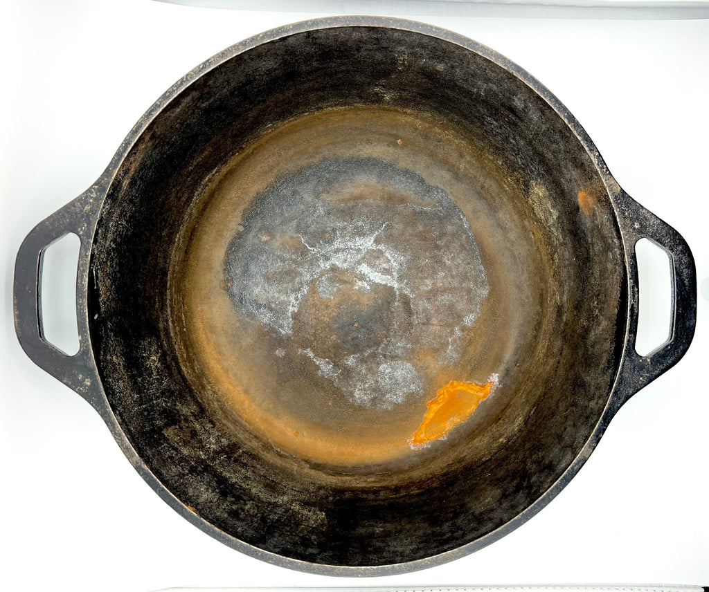 Vintage Lodge Cast Iron Dutch Oven with Self-Basting Lid #8DOL- Sale