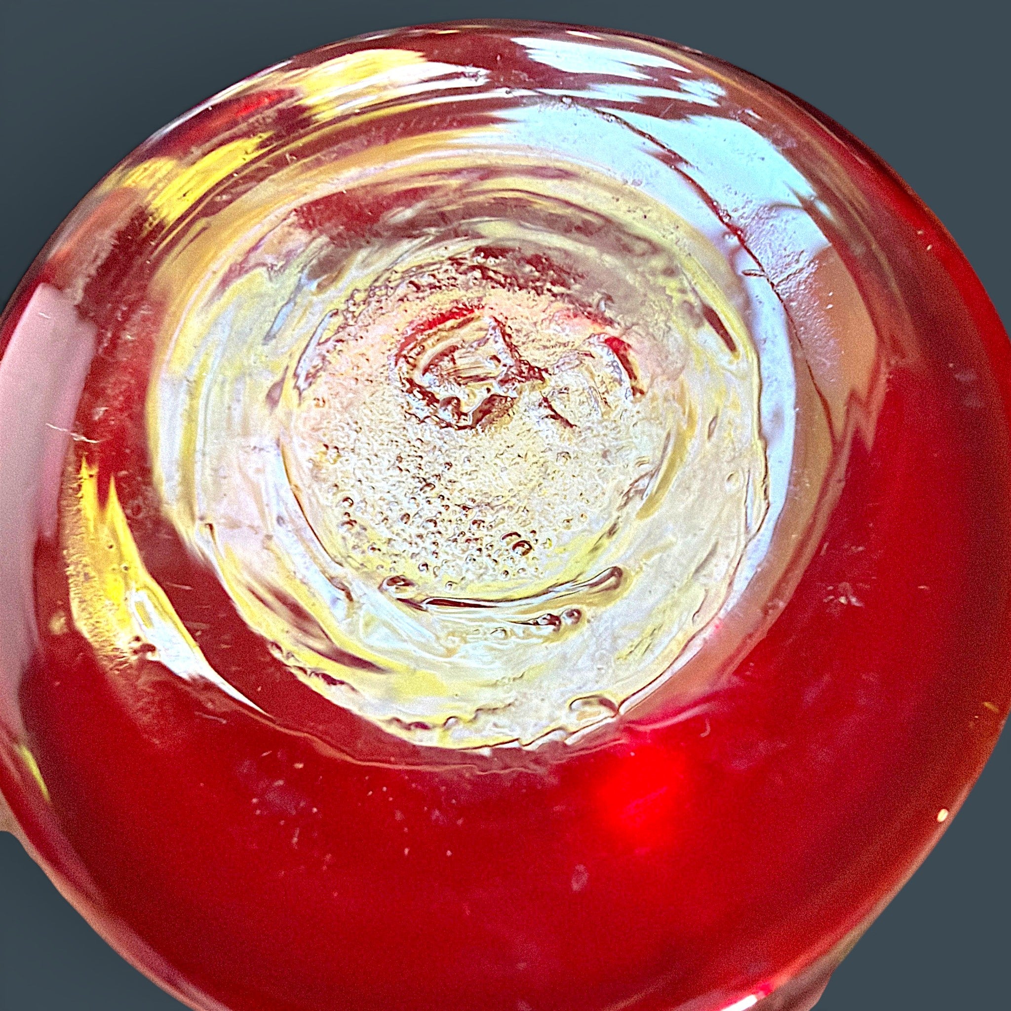 A vintage Italian Murano ruby red glass miniature vase decorated with detailed 24-karat gold gilt floral scrollwork and the winged Lion of Saint Mark emblem. - Photo 4