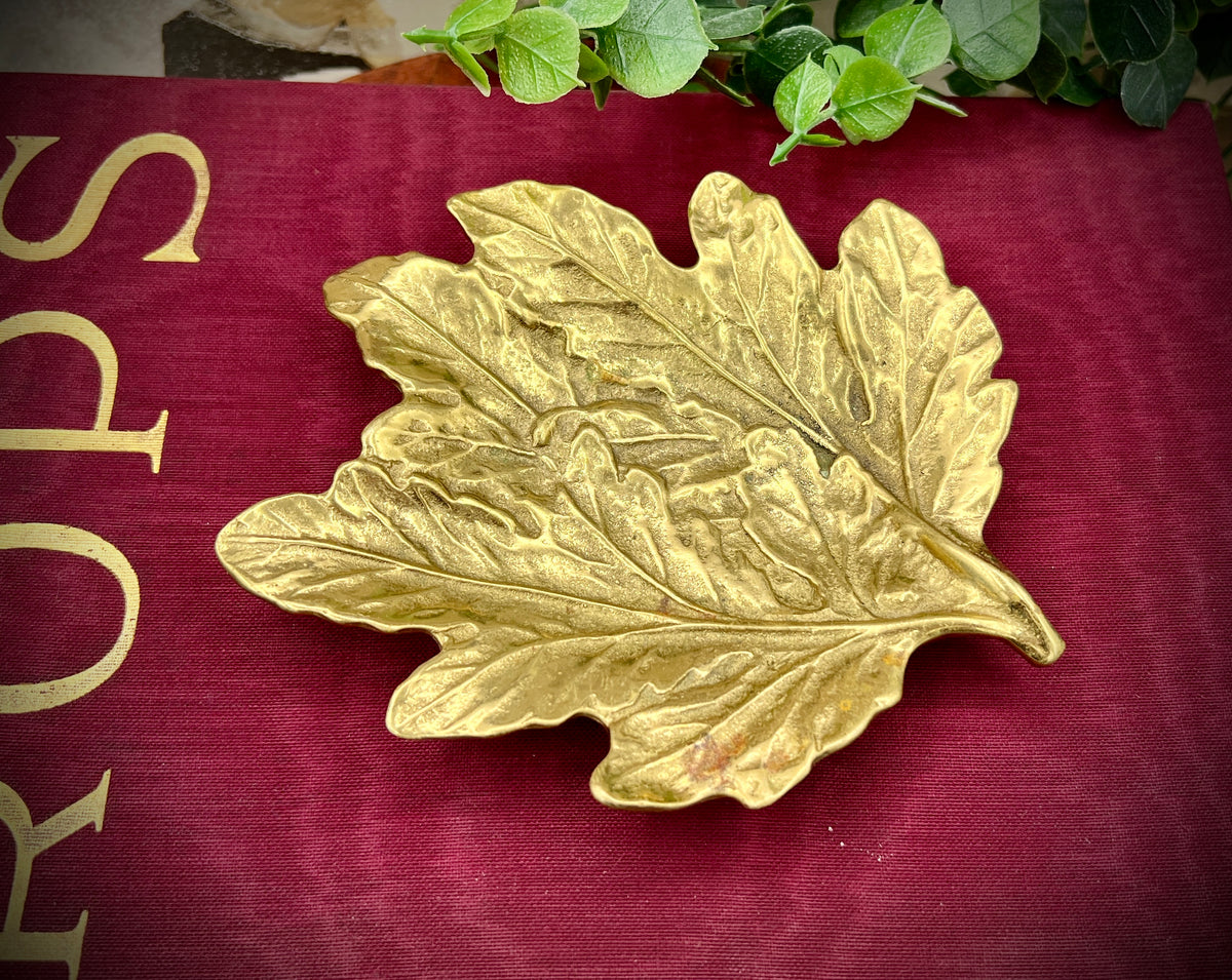 Virginia Metalcrafters 1948 Chrysanthemum Leaf Gold Leaf Trinket Dish Bowl