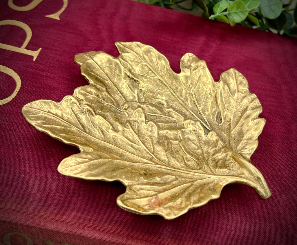 Virginia Metalcrafters 1948 Chrysanthemum Leaf Gold Leaf Trinket Dish Bowl