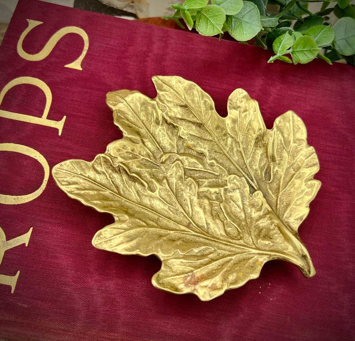 Virginia Metalcrafters 1948 Chrysanthemum Leaf Gold Leaf Trinket Dish Bowl