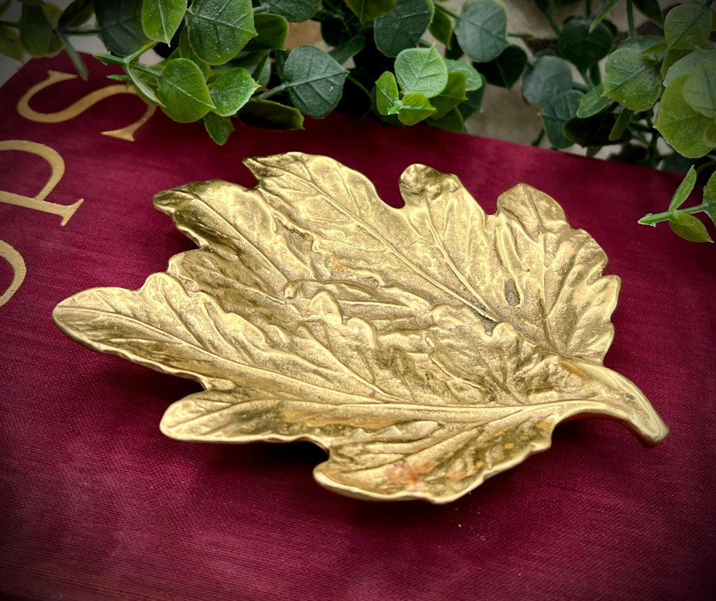 Virginia Metalcrafters 1948 Chrysanthemum Leaf Gold Leaf Trinket Dish Bowl